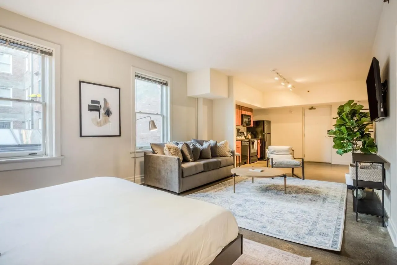 Mint House Louisville - Downtown Aparthotel